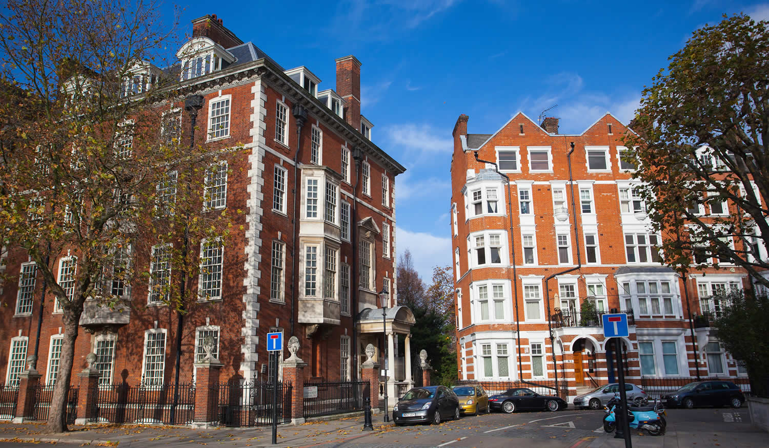 Affluent flats in Chelsea district near river Thames, London City Mortgages