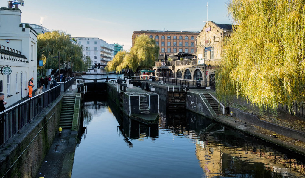 Regents Canal at Camdem Lock and cafe, London City Mortgages