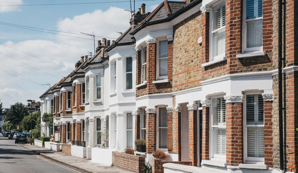 Affluent terraced family houses Barnes London City Mortgages